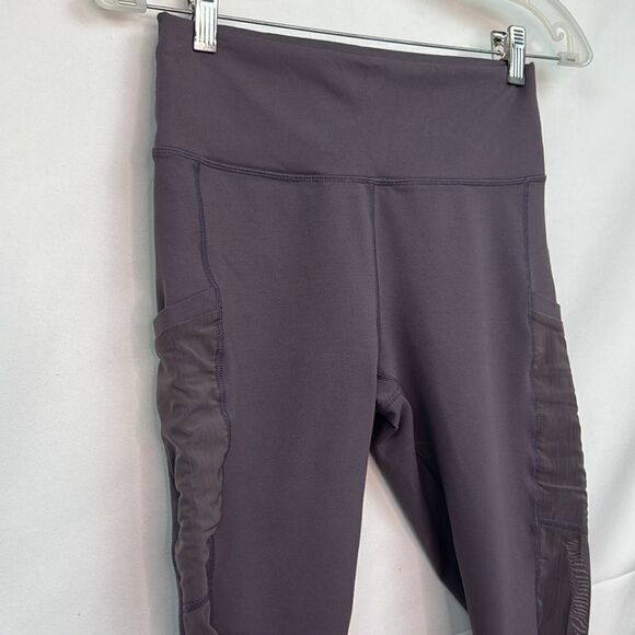 Fabletics Dusty purple mesh accent leggings with pockets EUC - Picture 2 of 14
